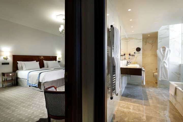 Room 27 of 130