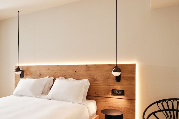Room 15 of 251