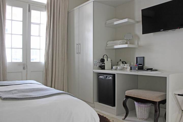 Room 3 of 55