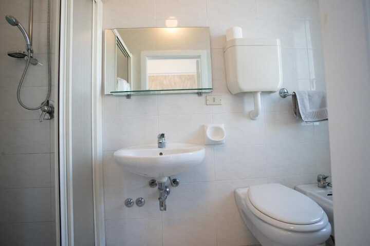 Room 34 of 61