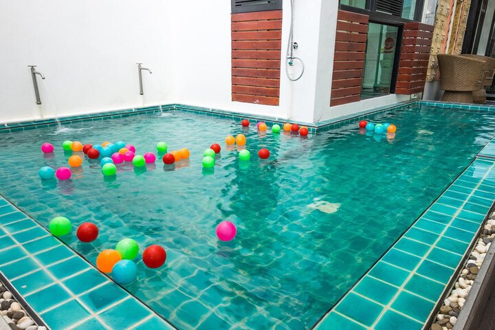 Pool 29 of 51