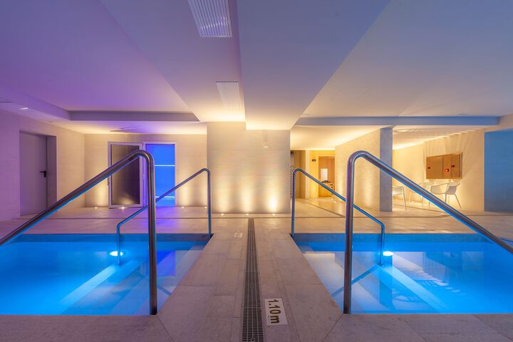 Pool 73 of 187
