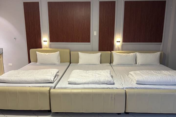 Room 10 of 50