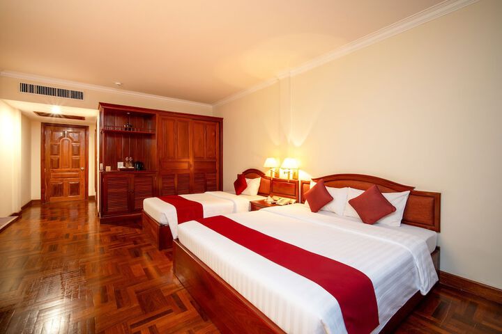 Room 53 of 169