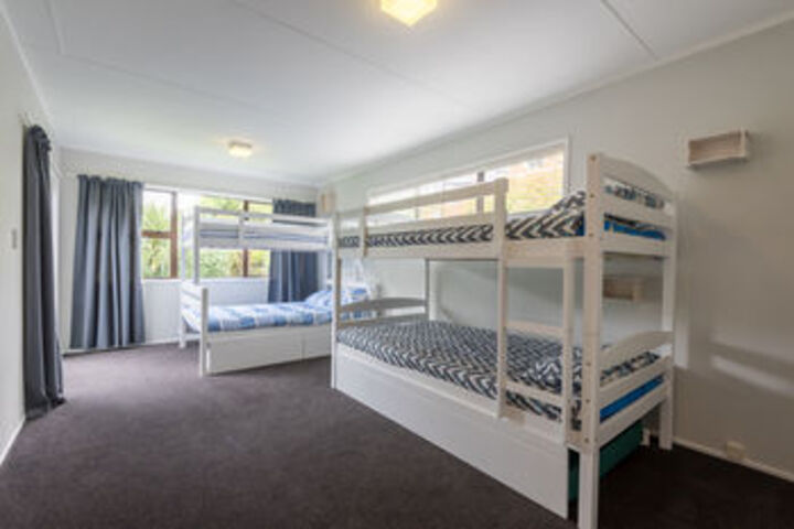 Room 32 of 222