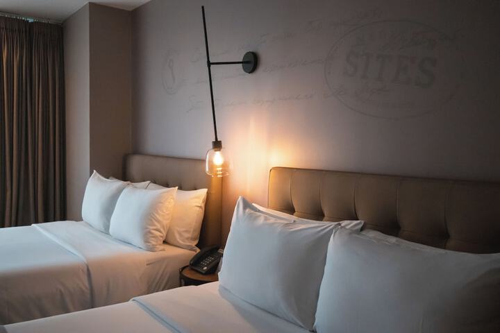 Room 10 of 60