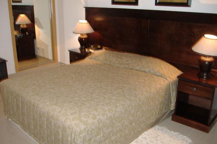 Room 8 of 20