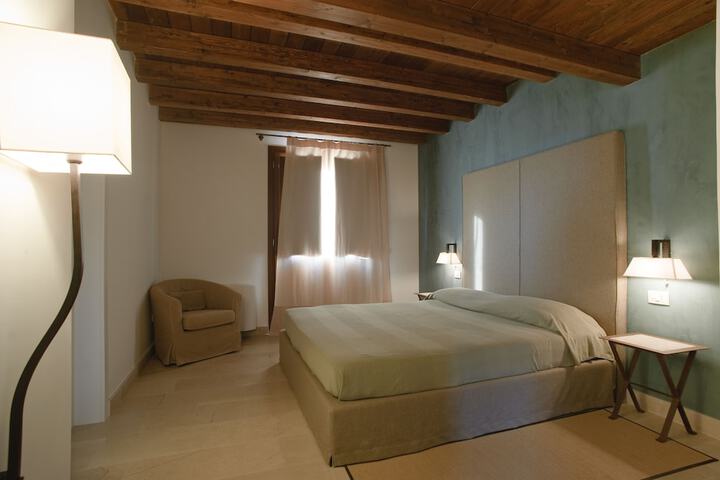 Room 20 of 115