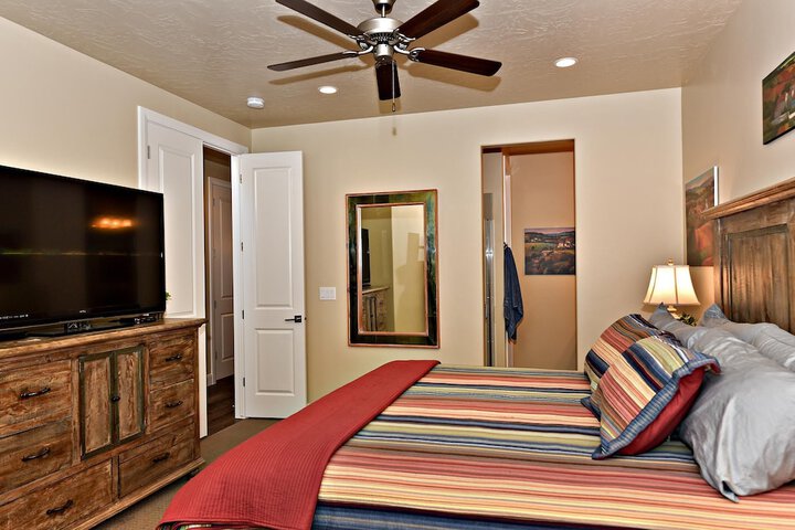 Room 5 of 48