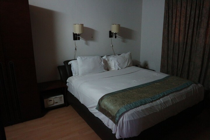 Room 5 of 54