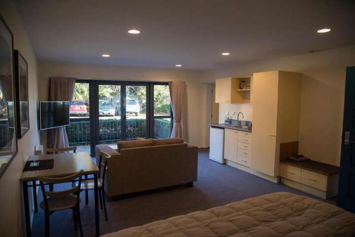 Room 16 of 34