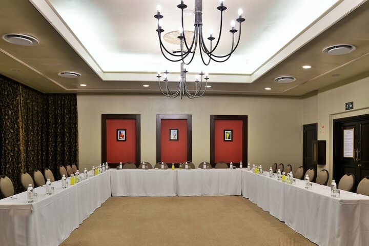 Business Center 136 of 156