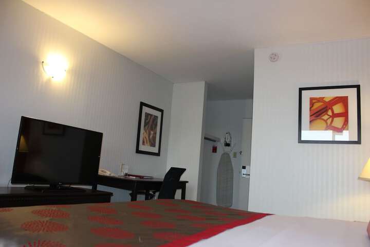 Room 4 of 15