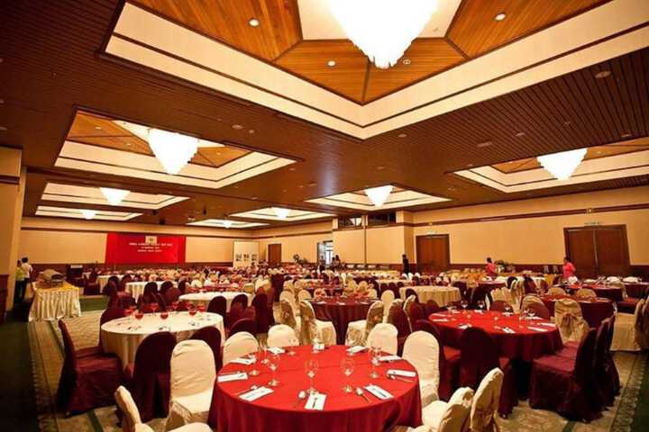 Ballroom/Hall 59 of 99