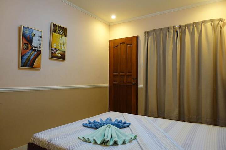 Room 7 of 36