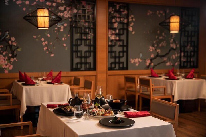 Dining 152 of 227