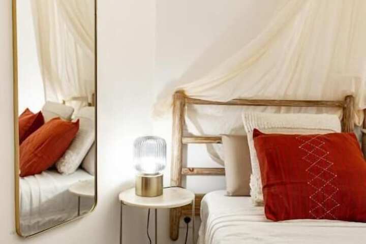 Room 3 of 108
