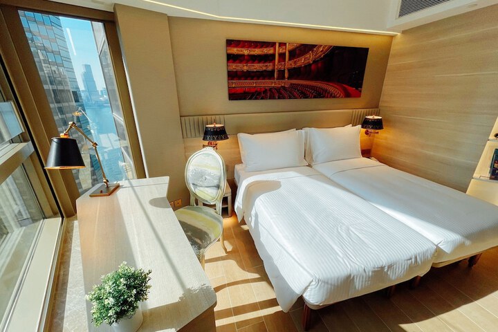 Room 5 of 40