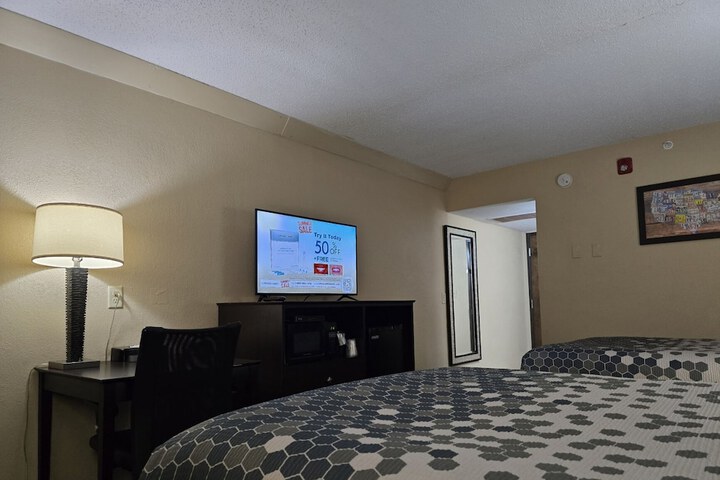 Room 5 of 15