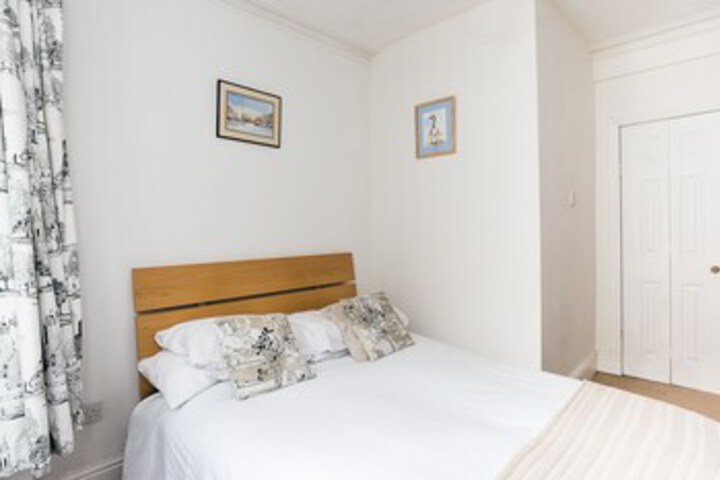 Room 9 of 21