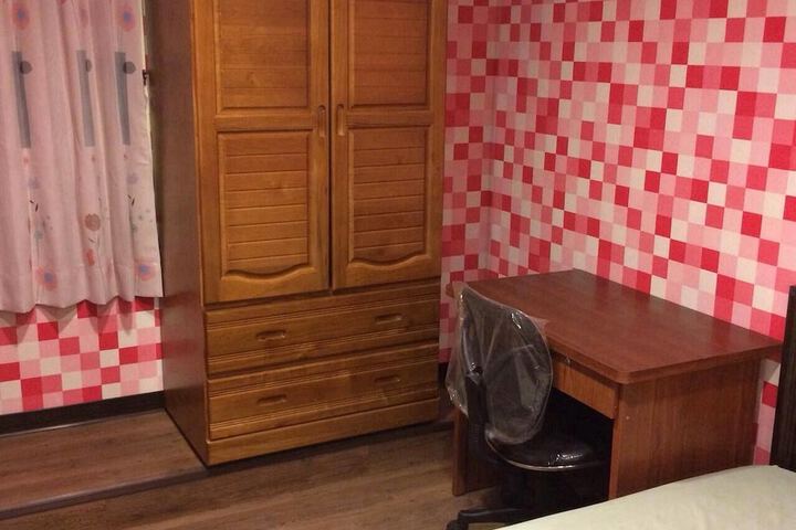 Room 25 of 36