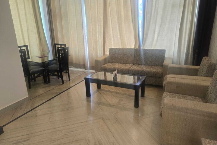Room 15 of 30