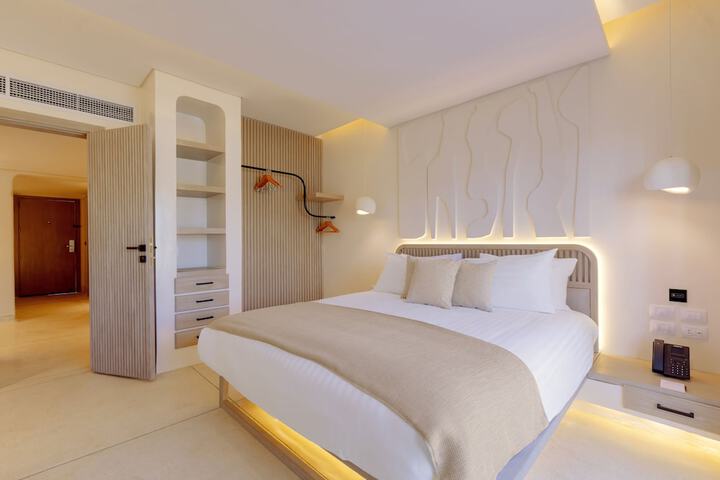 Room 5 of 42