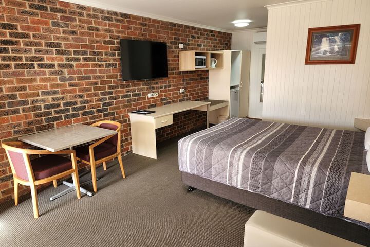 Room 6 of 52