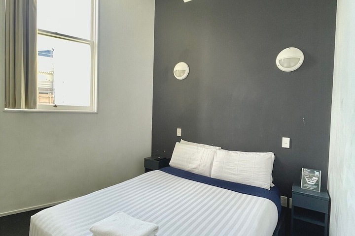 Room 22 of 57
