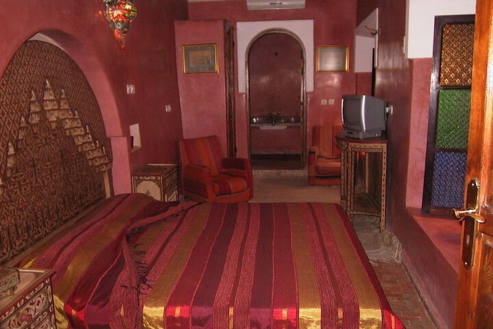 Room 2 of 92
