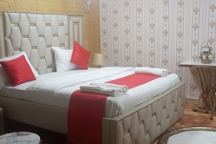 Room 4 of 50
