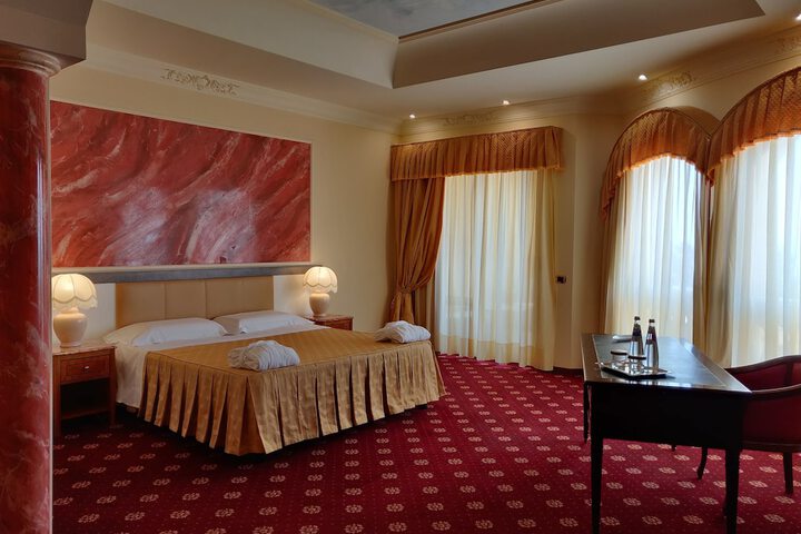 Room 8 of 67