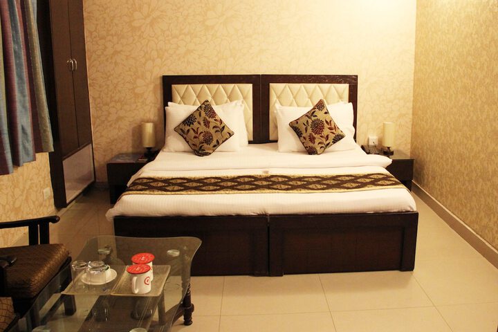 OYO 2407 Hotel Geras M1