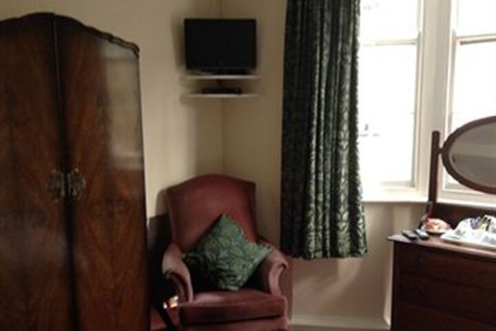 Room 16 of 19