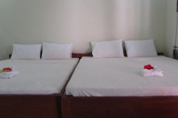 Room 8 of 48