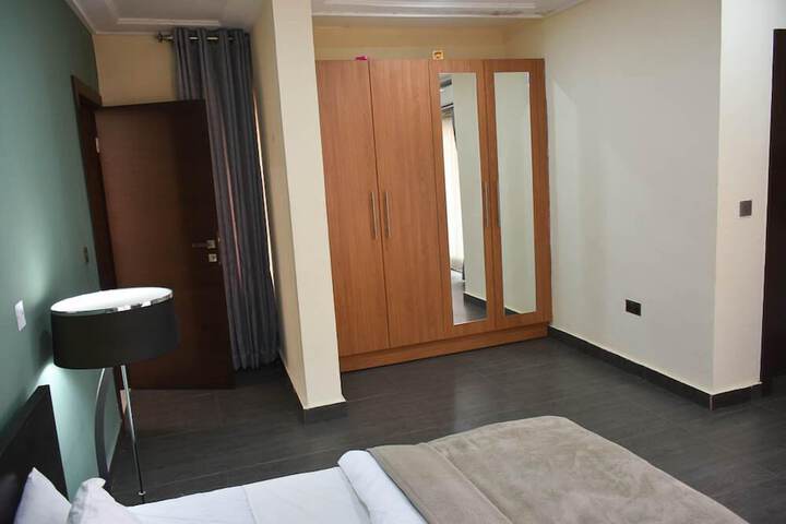 Room 18 of 32