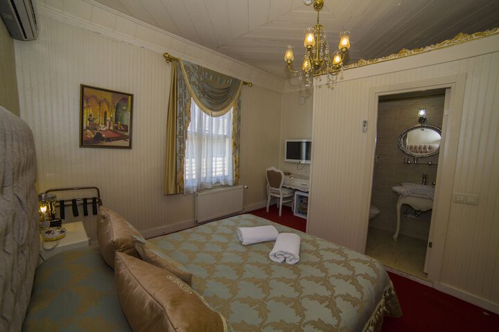 Room 15 of 89