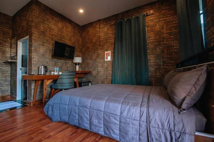 Room 3 of 11
