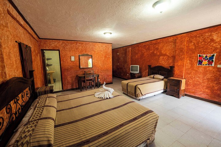 Room 12 of 40
