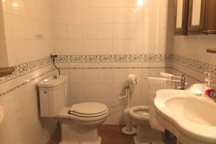 Room 13 of 29