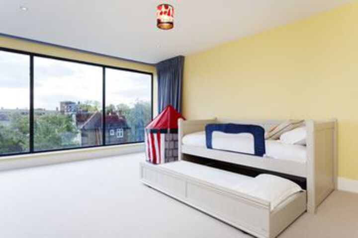 Room 7 of 28