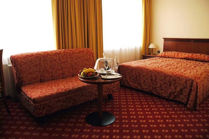 Room 5 of 19