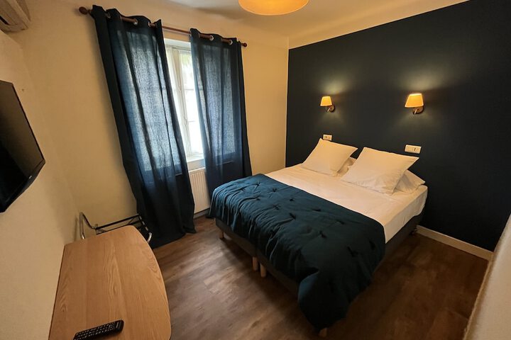 Room 12 of 50