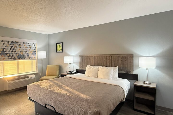 Room 6 of 23