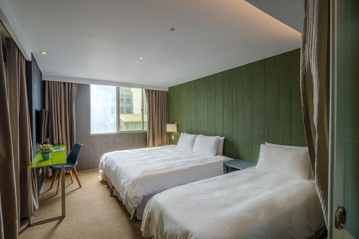Room 53 of 79
