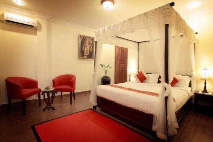 Room 7 of 8