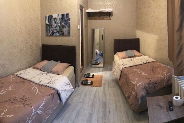 Room 14 of 22