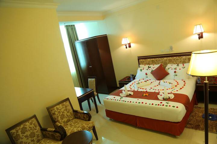 Room 10 of 33