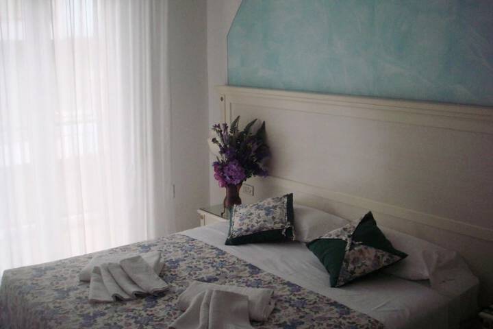 Room 30 of 47
