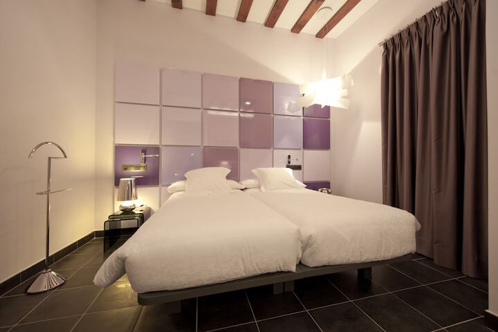 Room 4 of 131